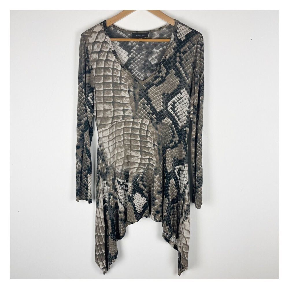 Karen Kane Snake Print Asymmetrical‎ V Neck Blouse Long Sleeve Lightweigh…